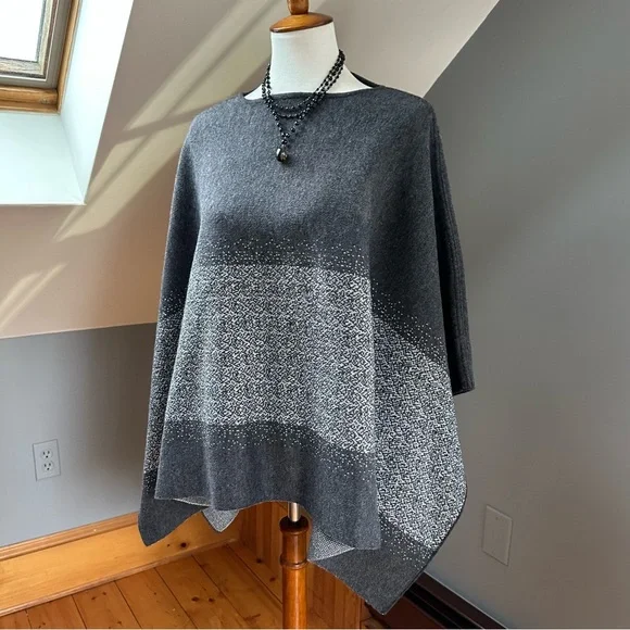 Ann Taylor Gray Knit Poncho - Picture 12 of 12